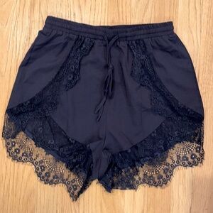NWT Xenia Boutique Navy lace high waisted shorts